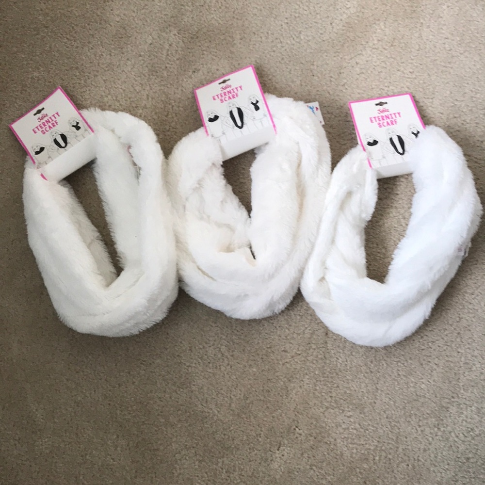 Justice white faux eternity scarf